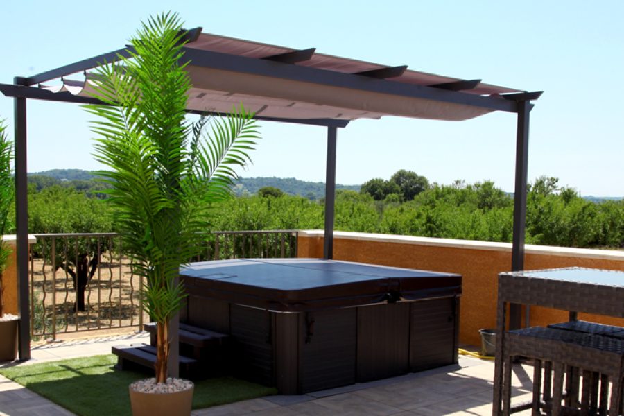 Le toit terrasse et son spa